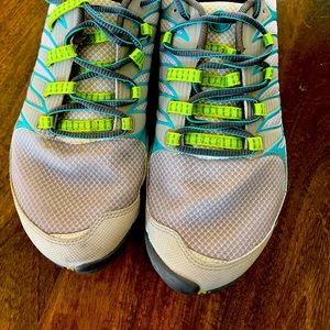 Merrell light weight tennis shoes